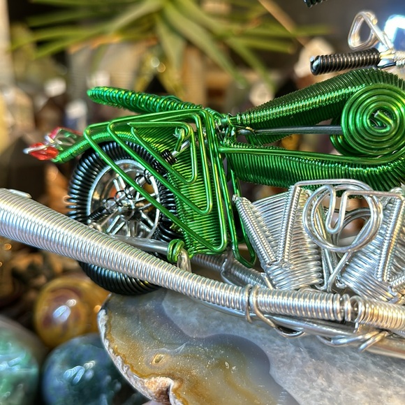 🔥SALE🔥 Wire Wrapped Motorcycle With A Crystal Headlight! Hand Made! - Picture 12 of 13